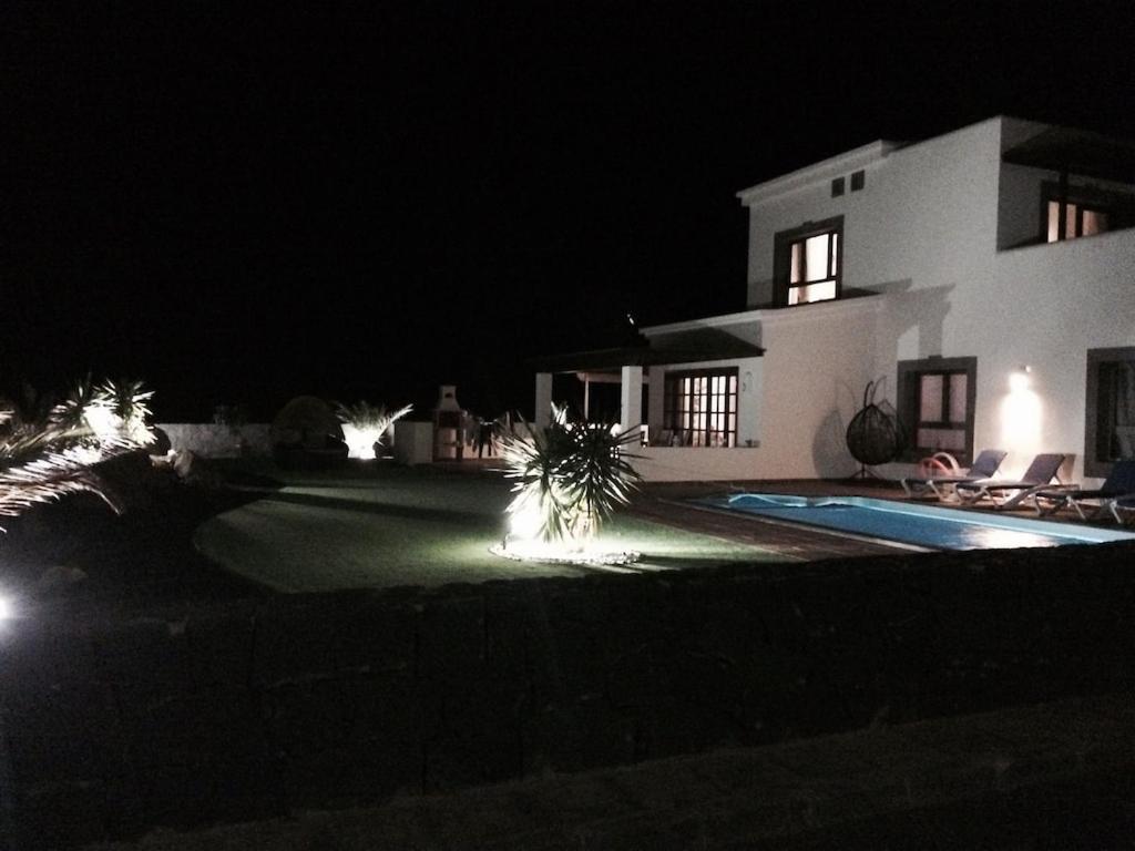 Luxury 3Bed Villa With Heated Private Pool, Full Sky And Free Wifi Playa Blanca  Luaran gambar